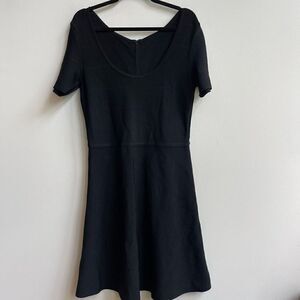 Women's Short Sleeve Scoop Neck Fit & Flare Black Knee-Length Dress Size M